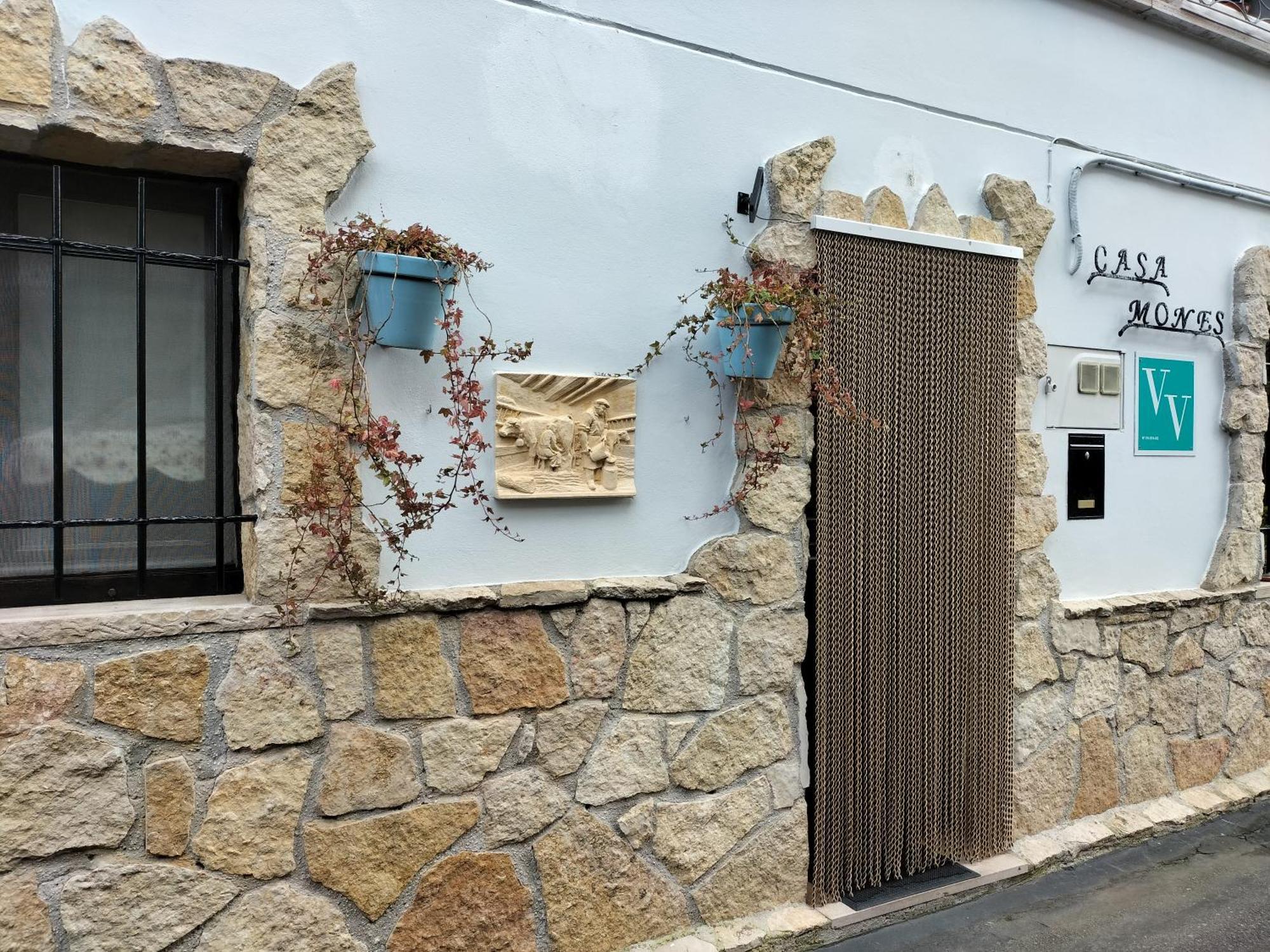 V.V Casa Mones Lägenhet Onís Exteriör bild